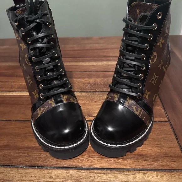 Louis Vuitton's Star Trail ankle boot Authentic Sassy and cute! - Picture 4 of 8